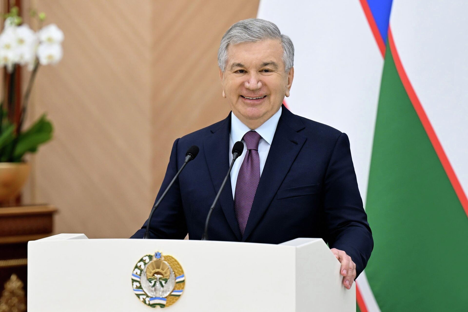 Президент Узбекистана поздравил Жавохира Синдарова с исторической победой - Sputnik Узбекистан, 1920, 18.04.2026