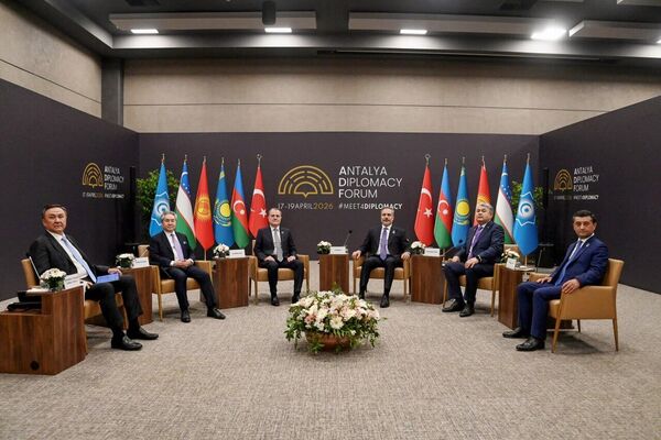 В рамках Анталийского дипломатического форума Саидов встретился  с министрами ряда стран - Sputnik Узбекистан