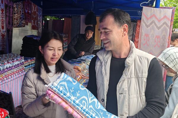 В Самарканде проходит IV Международный фестиваль вышивки - Sputnik Узбекистан