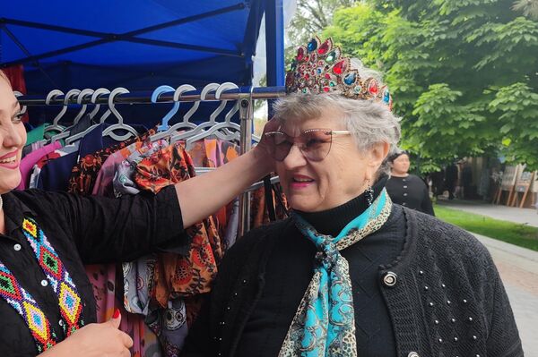 В Самарканде проходит IV Международный фестиваль вышивки - Sputnik Узбекистан