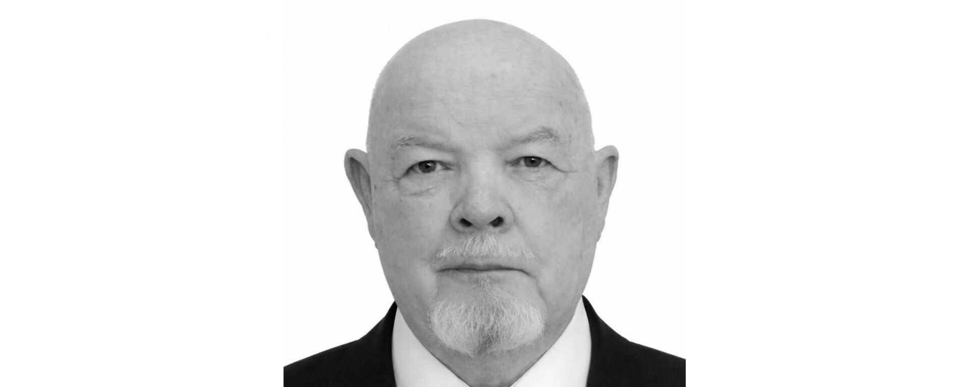 Руководство Узбекистана выразило соболезнования в связи с кончиной Рима Гиниятуллина - Sputnik Ўзбекистон, 1920, 20.04.2026
