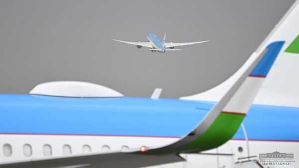 Президент Узбекистана отбыл с рабочим визитом в Казахстан - Sputnik Узбекистан