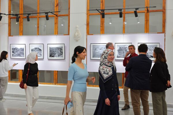 Ischezayushiy Aralskoe more v obyektive fransuzskogo fotografa Erika Gurlana - Sputnik O‘zbekiston