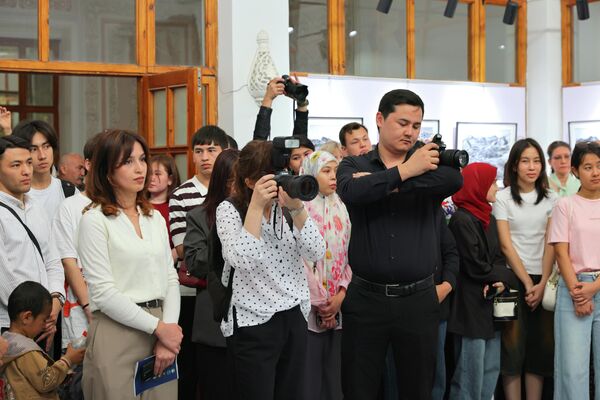 Ischezayushiy Aralskoe more v obyektive fransuzskogo fotografa Erika Gurlana - Sputnik O‘zbekiston