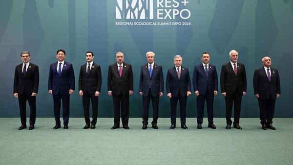 Prezident Uzbekistana posetil vistavku Regionalnogo ekologicheskogo sammita v Astane - Sputnik O‘zbekiston