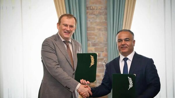 Vstrecha gubernatora Leningradskoy oblasti Aleksandra Drozdenko s xokimom Samarkandskoy oblasti Adizom Boboyevim. - Sputnik O‘zbekiston