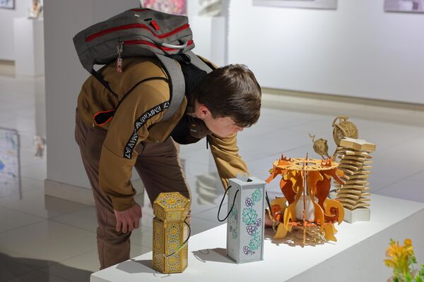 Выставка студентов ТГТУ технологии и национальные традиции - Sputnik Узбекистан