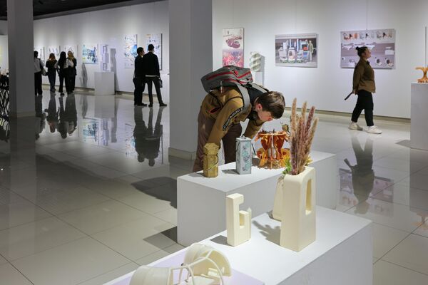 Выставка студентов ТГТУ технологии и национальные традиции - Sputnik Узбекистан