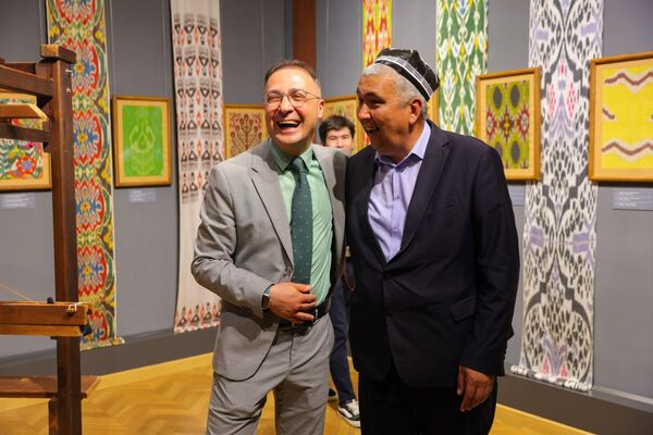 Нақшлар тили — умумий мерос садоси: Ўзбекистон ва Озарбайжон кўргазмаси - Sputnik Ўзбекистон