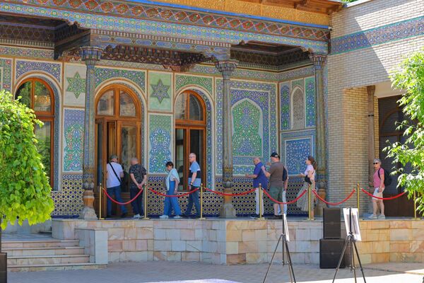 Нақшлар тили — умумий мерос садоси: Ўзбекистон ва Озарбайжон кўргазмаси - Sputnik Ўзбекистон