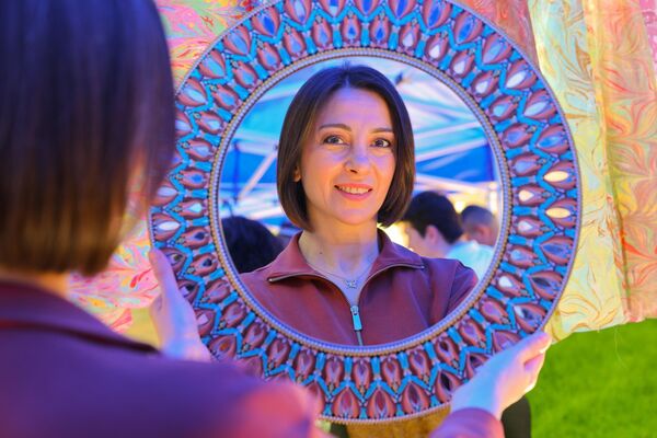 Нақшлар тили — умумий мерос садоси: Ўзбекистон ва Озарбайжон кўргазмаси - Sputnik Ўзбекистон