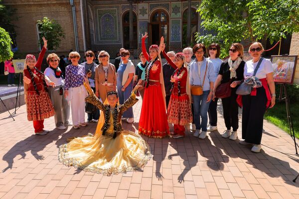 "Нақшлар тили — умумий мерос садоси" кўргазмасининг очилиш маросими - Sputnik Ўзбекистон