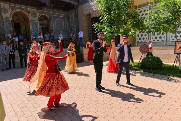 "Нақшлар тили — умумий мерос садоси" кўргазмасининг очилиш маросими - Sputnik Ўзбекистон