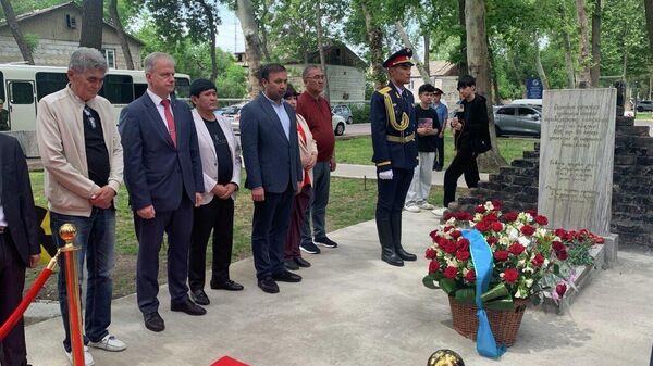 В Ташкенте почтили память ликвидаторов аварии на Чернобыльской АЭС - Sputnik Узбекистан