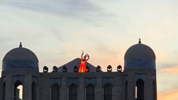 В Хиве состоялась церемония открытия III Международного фестиваля танца Лазги, передает корреспондент @SputnikUzbekistan - Sputnik Узбекистан