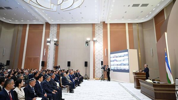 Президент проводит совещание по вопросам развития Ферганской области - Sputnik Ўзбекистон