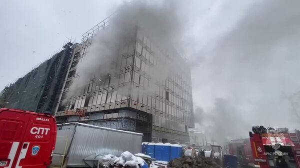 При пожаре в одной из новостроек на севере Москвы погибли 7 человек - Sputnik Узбекистан