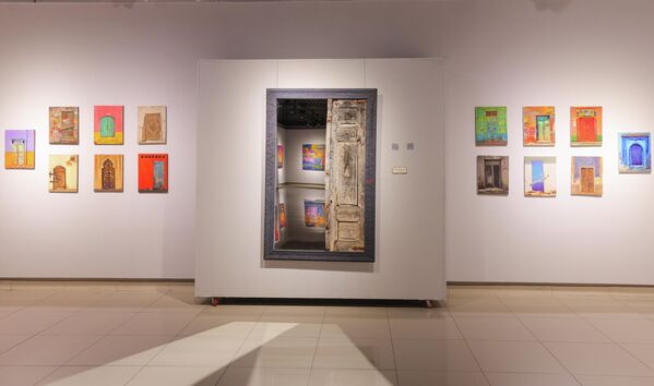 Umar Rajabovning “Yopiq eshik” nomli shaxsiy ko‘rgazmasi - Sputnik O‘zbekiston