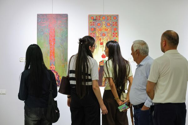 Umar Rajabovning “Yopiq eshik” nomli shaxsiy ko‘rgazmasi - Sputnik O‘zbekiston