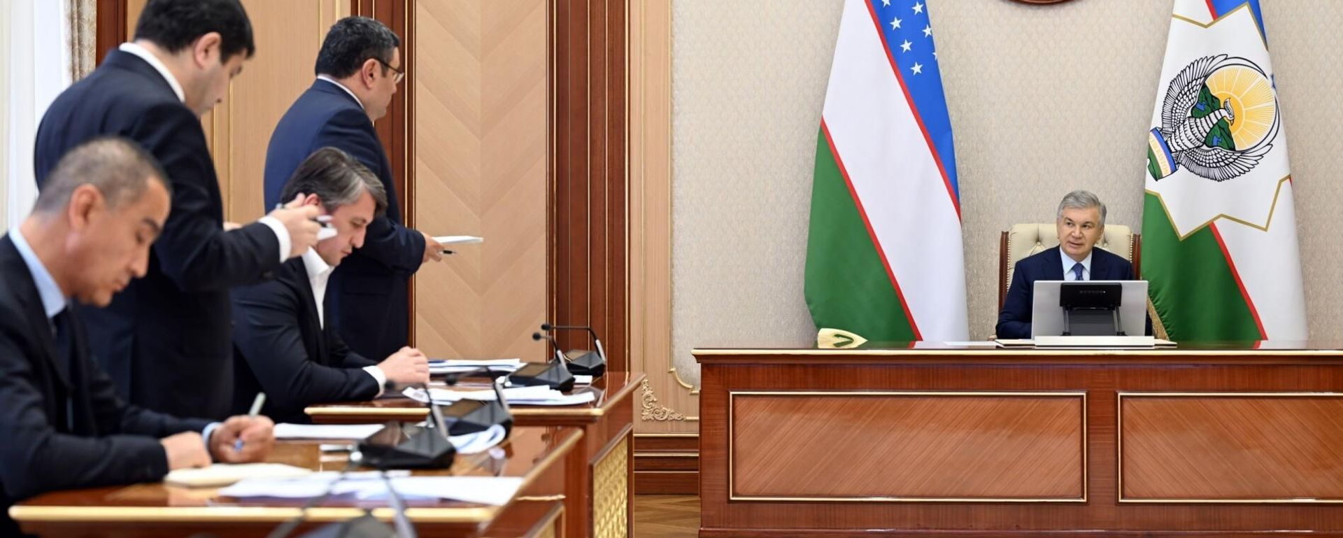 Президент ознакомился с презентацией о мерах по развитию гидроэнергетической отрасли - Sputnik Ўзбекистон, 1920, 29.04.2026