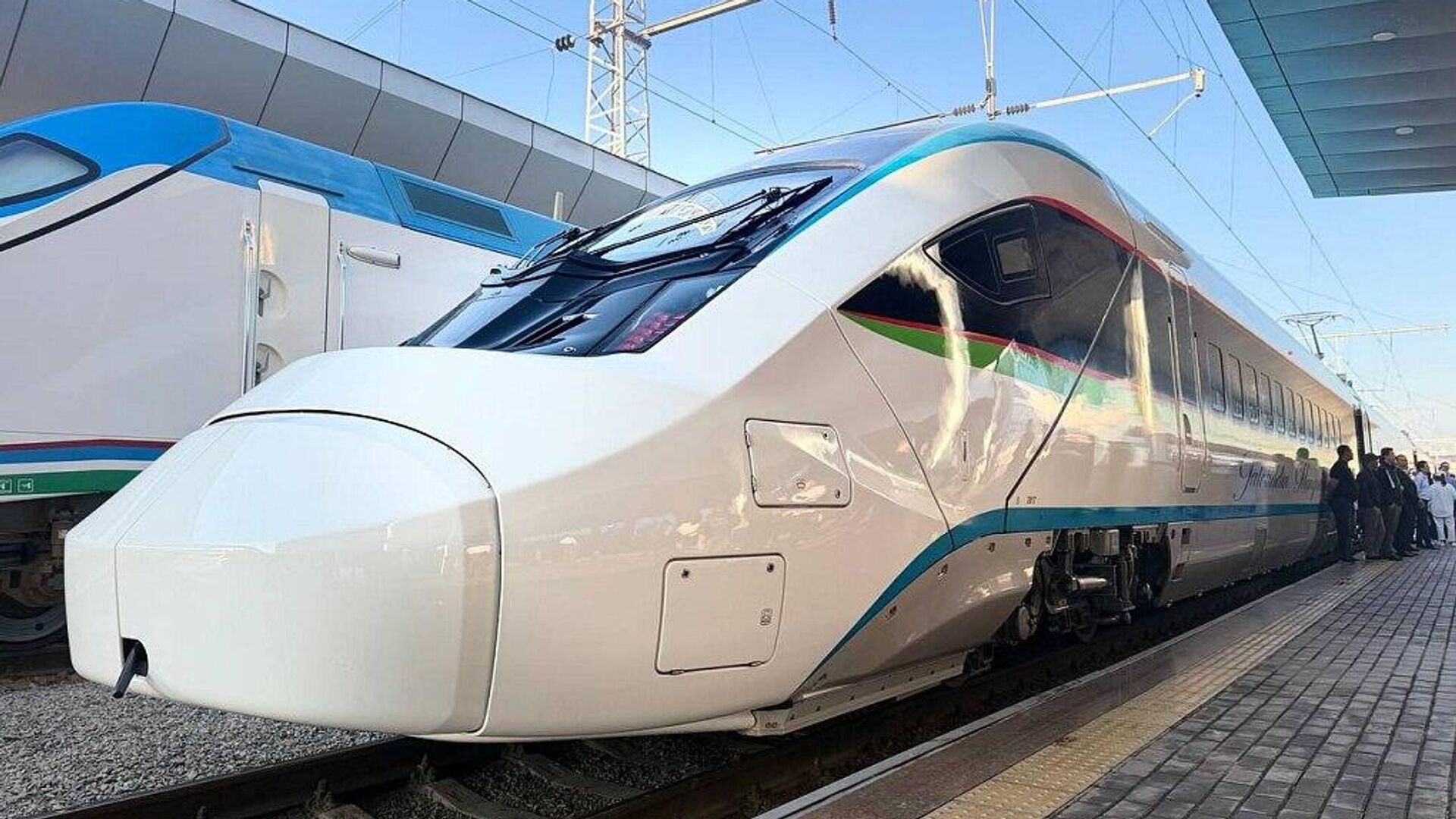 Новый скоростной поезд Джалолиддин Мангуберди начал курсировать по маршруту Ташкент – Хива - Sputnik Ўзбекистон, 1920, 05.05.2026