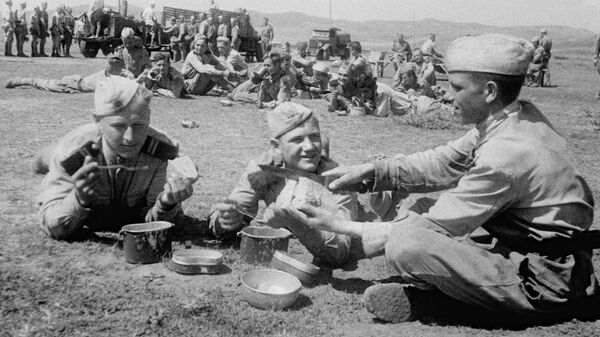 Солдатский обед (архивное фото) - Sputnik Ўзбекистон