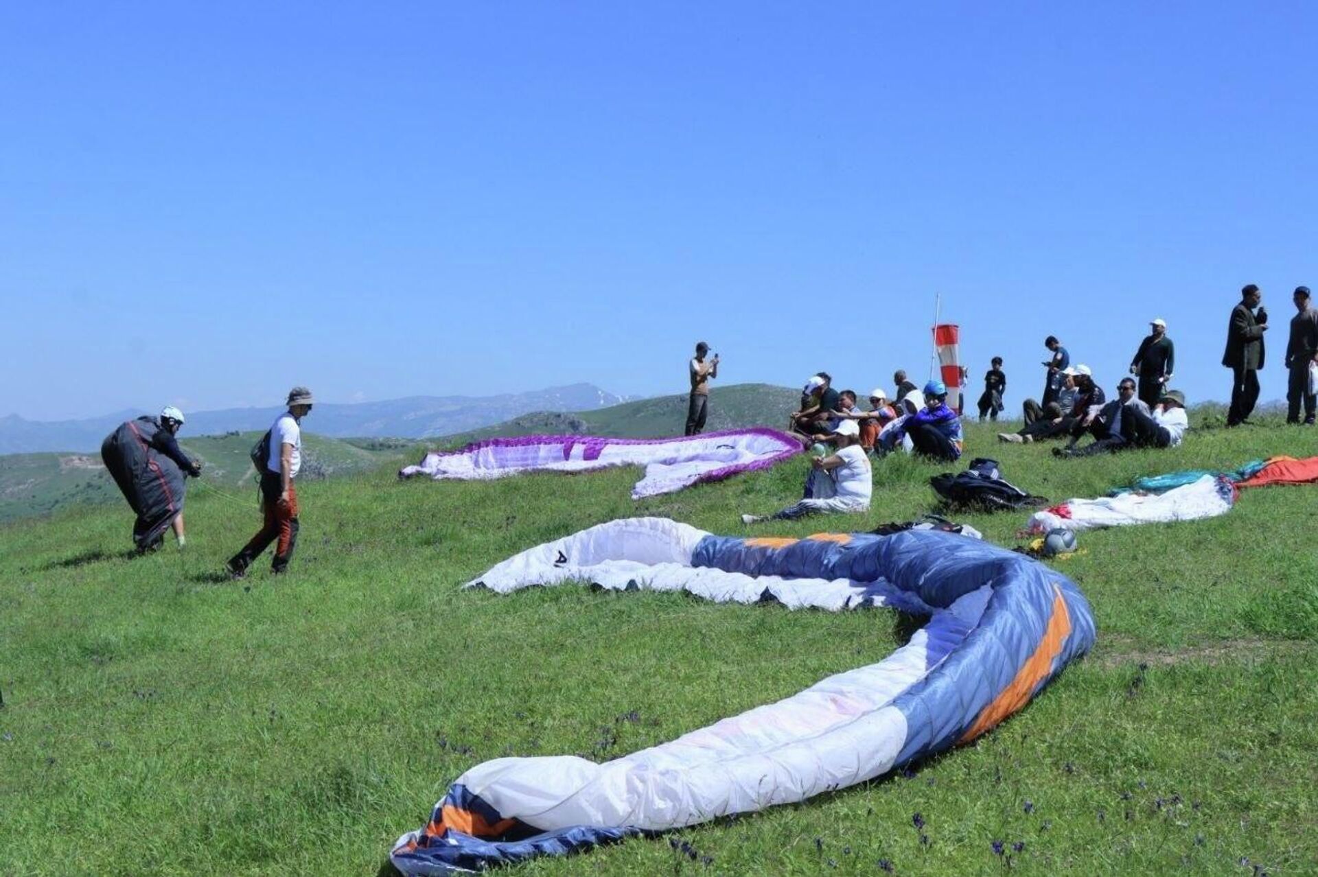 V Samarkande proxodit mejdunarodniy festival paraplanerizma - Sputnik O‘zbekiston, 1920, 06.05.2026