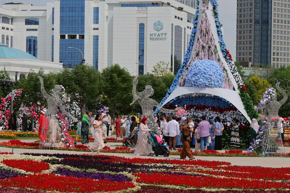 Фестиваль цветов Tashkent Flowers Fest 2026 - Sputnik Узбекистан