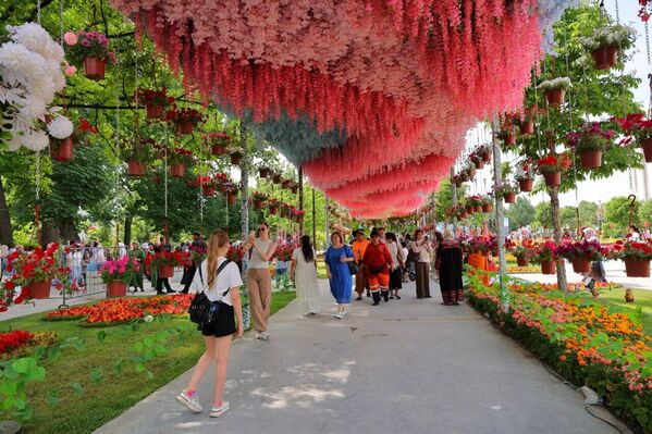 Фестиваль цветов Tashkent Flowers Fest 2026 - Sputnik Узбекистан