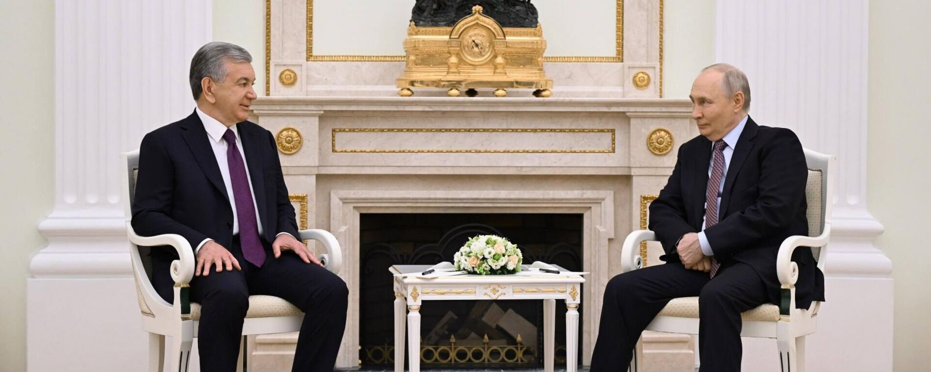 Шавкат Мирзиёев Кремлда Владимир Путин билан учрашди - Sputnik Ўзбекистон, 1920, 09.05.2026
