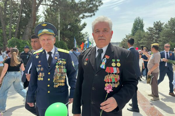 В Ташкенте прошла акция Бессмертный полк - Sputnik Узбекистан