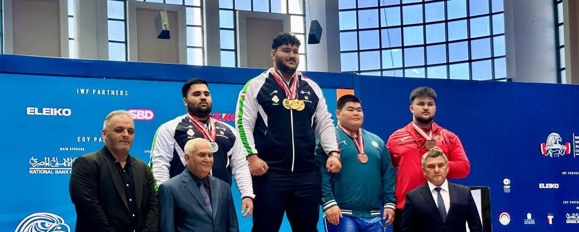 Узбекистанец Омадилло Олимов завоевал две бронзовые медали на чемпионате мира по тяжелой атлетике в Египте - Sputnik Узбекистан, 1920, 10.05.2026