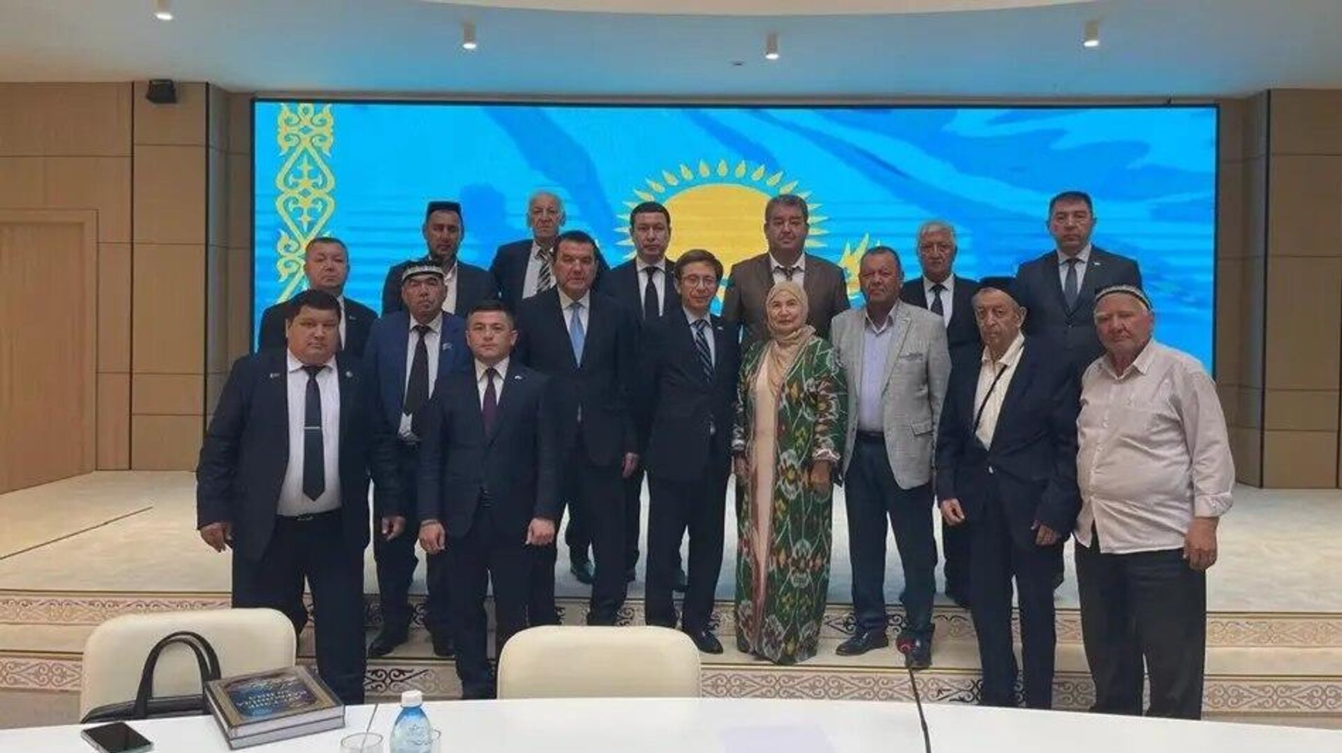 В Туркестане обсудили новые направления межрегионального сотрудничества между Узбекистаном и Казахстаном - Sputnik Узбекистан, 1920, 12.05.2026