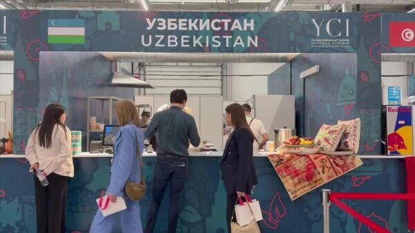 Узбекистан представляет национальные блюда на международном турнире молодых поваров в рамках KazanForum - Sputnik Узбекистан