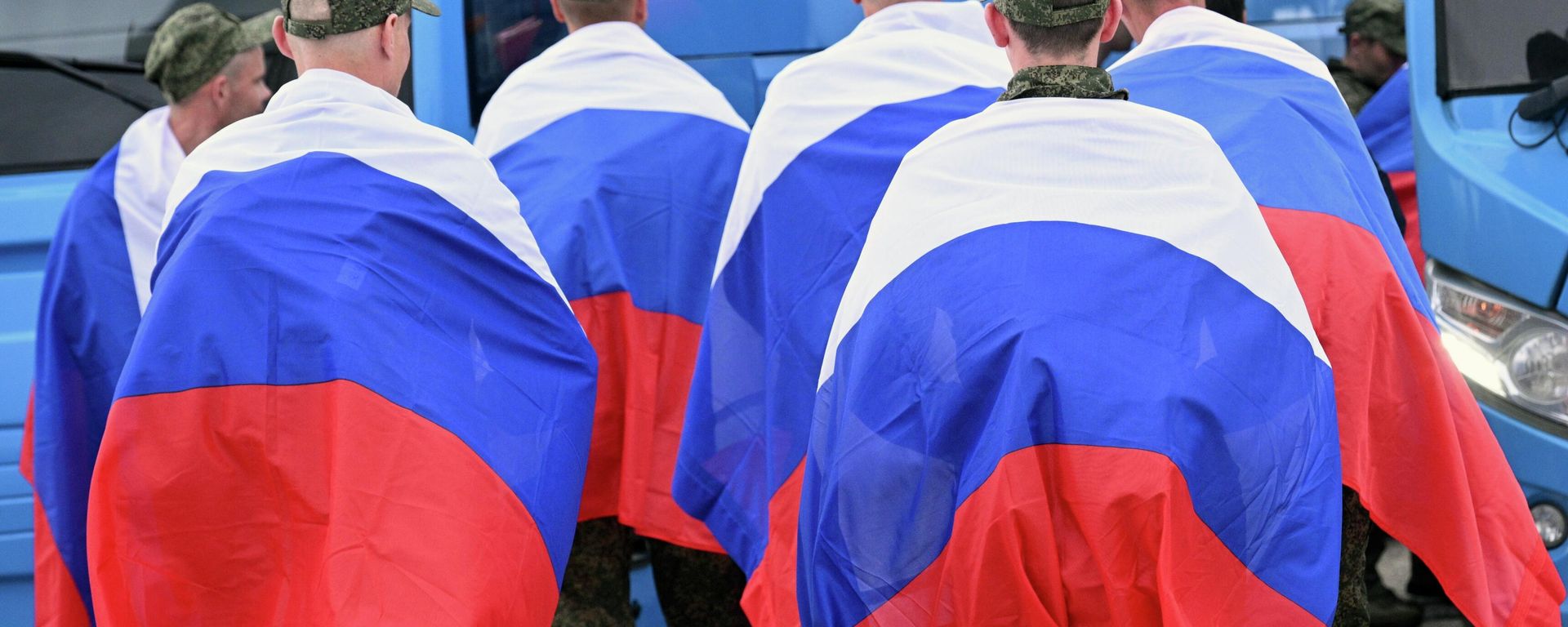 Возвращение российских военных из украинского плена, архивное фото - Sputnik Ўзбекистон, 1920, 15.05.2026