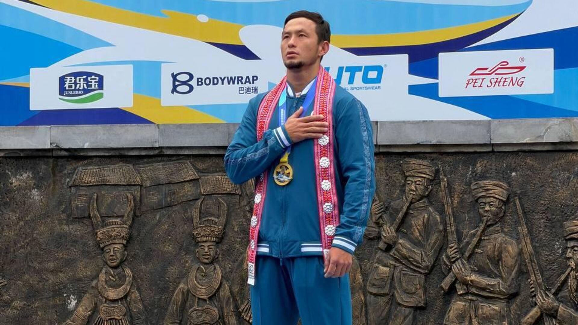 Сборная Узбекистана завоевала 6 медалей на чемпионате Азии по гребному слалому в Китае Сборная Узбекистана завоевала 6 медалей на чемпионате Азии по гребному слалому в Китае - Sputnik Узбекистан, 1920, 17.05.2026