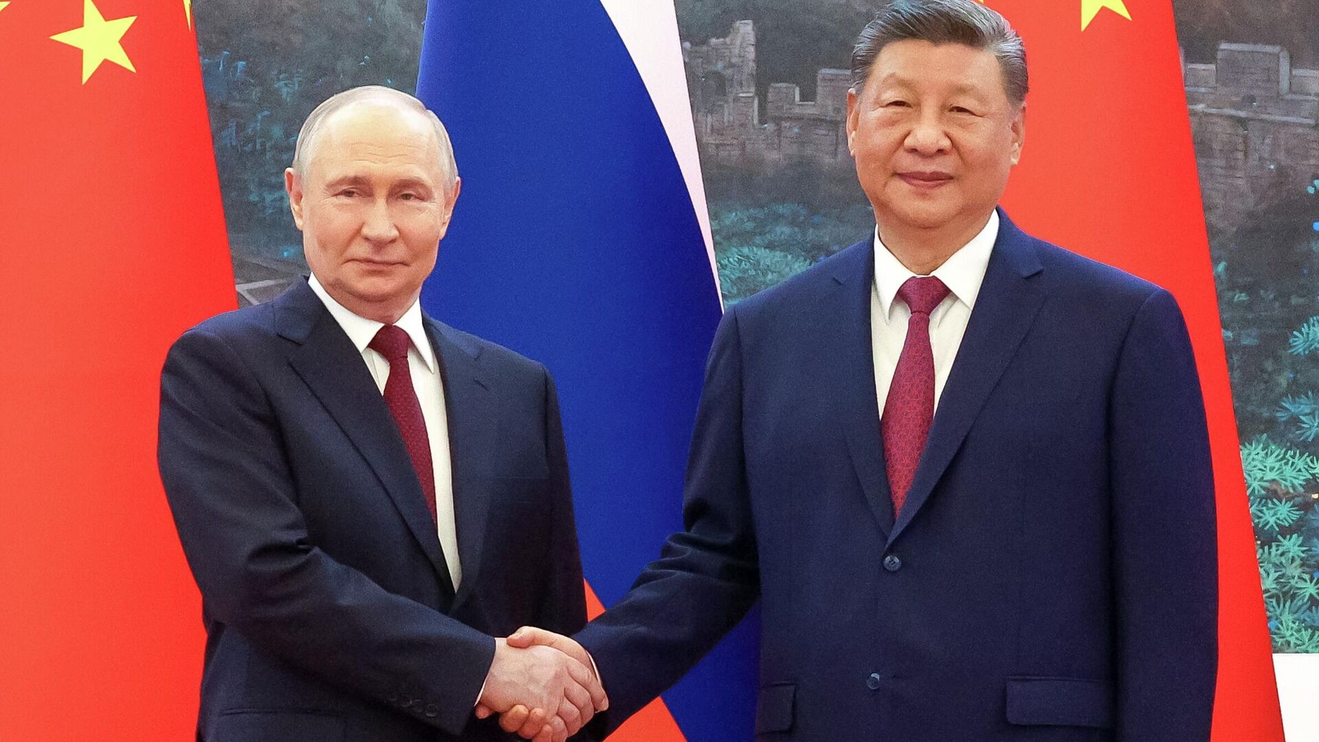 Официальный визит президента РФ Владимира Путина в Пекин Официальный визит президента РФ Владимира Путина в Пекин - Sputnik Узбекистан, 1920, 20.05.2026