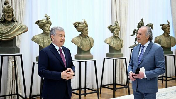 Проекты памятников Захириддину Мухаммаду Бабуру представили президенту Узбекистана - Sputnik Узбекистан