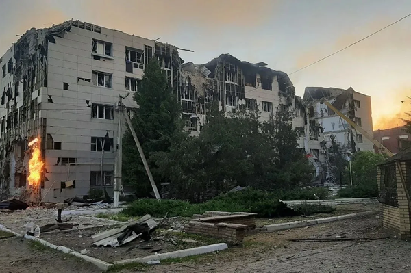 VSU atakovali uchebniy korpus i obshejitie Starobelskogo professionalnogo kolledja peduniversiteta v LNR.  - Sputnik O‘zbekiston