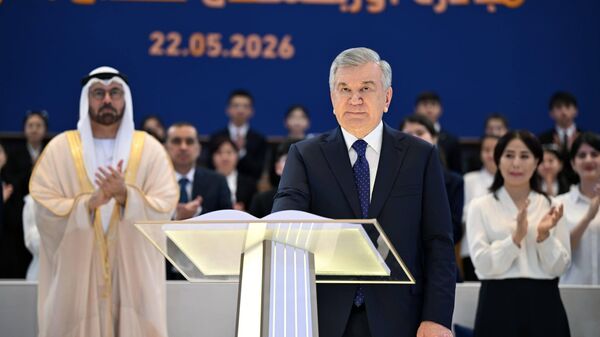Президент Шавкат Мирзиёев в Международном конгресс-центре принял участие в церемонии запуска Национального движения по чтению книг - Sputnik Узбекистан