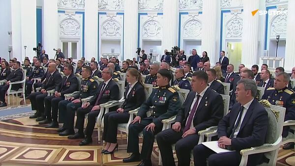 Путин осудил удар Киева по общежитию в Старобельске ЛНР - Sputnik Узбекистан