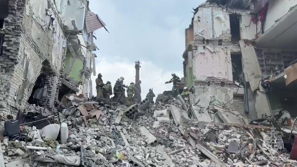 На месте трагедии в Старобельске опродолжается разбор завалов, в регионе объявлен режим ЧП - Sputnik Ўзбекистон