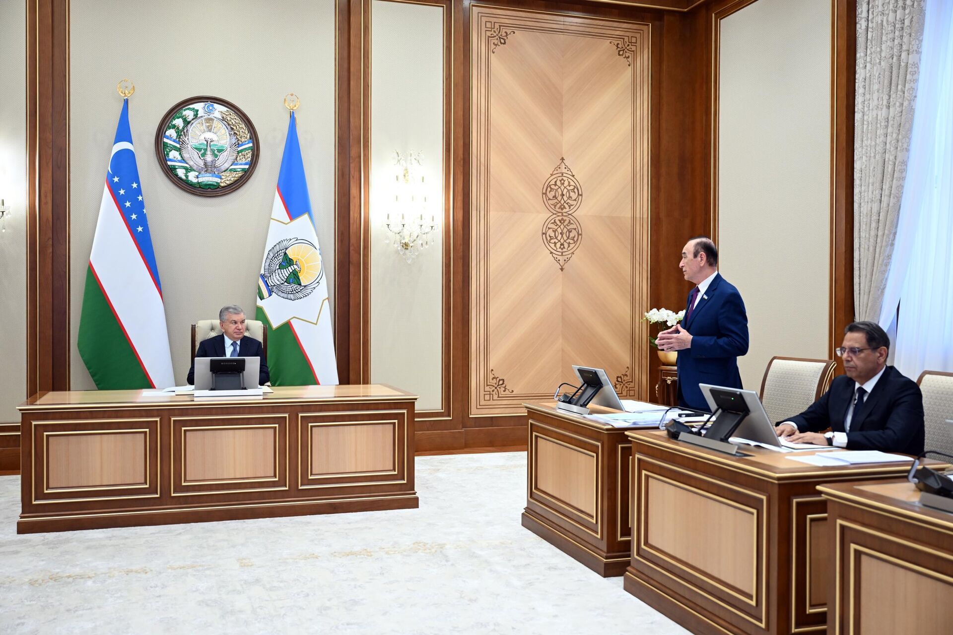 Президент Шавкат Мирзиёев ознакомился с презентацией предложений по совершенствованию системы подготовки научных кадров и повышению эффективности научной деятельности Президент Шавкат Мирзиёев ознакомился с презентацией предложений по совершенствованию системы подготовки научных кадров и повышению эффективности научной деятельности - Sputnik Узбекистан, 1920, 26.05.2026