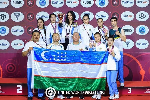 Женская сборная Узбекистана по спортивной борьбе U23 стала третьей в общекомандном зачете чемпионата Азии во Вьетнаме Женская сборная Узбекистана по спортивной борьбе U23 стала третьей в общекомандном зачете чемпионата Азии во Вьетнаме - Sputnik Узбекистан