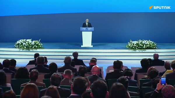 Россия одна из немногих стран, которая создает суверенные платформы в сфере ИИ, заявил Путин - Sputnik Узбекистан