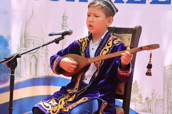 От Алпамыша до Кунтугмыша: в Самарканде подвели итоги конкурса бахши Мелодии Кошрабада - Sputnik Узбекистан
