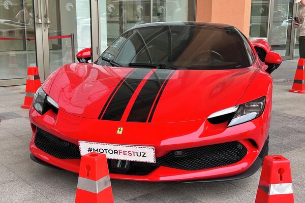 Выставка машин в рамках фестиваля Motorfest Выставка машин в рамках фестиваля Motorfest - Sputnik Узбекистан