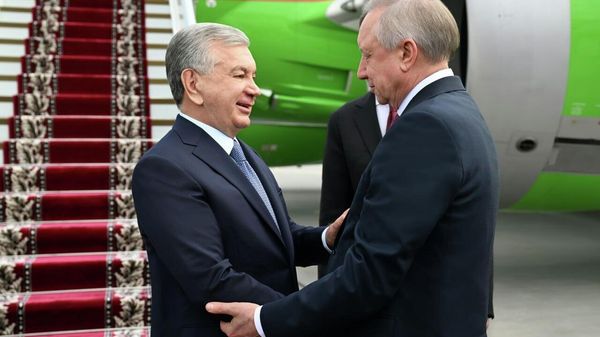 Шавкат Мирзиёев прибыл с рабочим визитом в Санкт-Петербург - Sputnik Узбекистан
