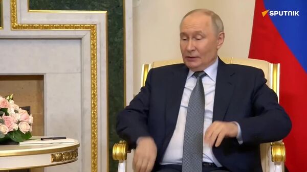 Сегодня у нас очень приятное событие: закладка будущего большого объекта – первой АЭС в Узбекистане, отметил Владимир Путин в начале встречи с Шавкатом Мирзиёевым - Sputnik Узбекистан