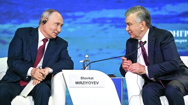 O‘zbekiston va Rossiya prezidentlari PXIF-2026 yalpi majlisida ishtirok etmoqda 
 - Sputnik O‘zbekiston